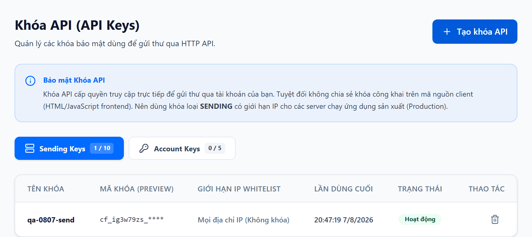 Trang Khóa API: hai thẻ Sending Keys và Account Keys kèm số đã dùng trên hạn mức, và bảng khoá có cột Tên khóa, Mã khóa (Preview), Giới hạn IP Whitelist và Lần dùng cuối