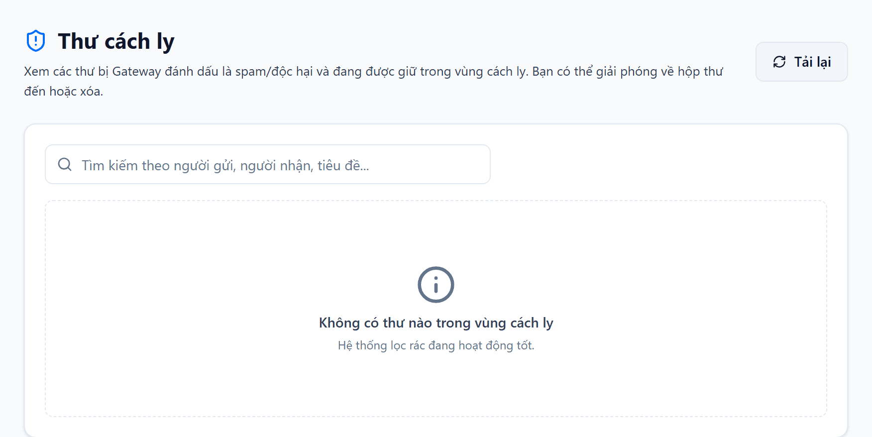 Bảng Thư cách ly với ba thư: cột Điểm spam hiện huy hiệu 8.9 màu đỏ, 5.2 màu vàng và 2.4 màu xám, kèm cột Người gửi, Người nhận, Tiêu đề và Thời gian